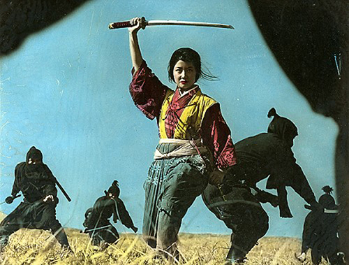 Фотография женщины ниндзя