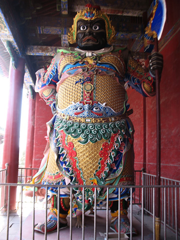 Фотография статуй даоских великанов